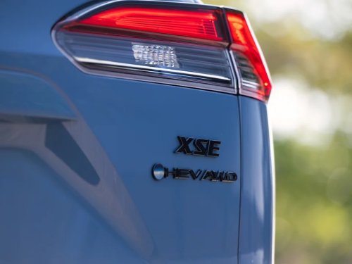 Toyota Corolla Cross Hybrid, Toyota, Toyota Corolla, Toyota Corolla Cross, Going Hybrid in the 2027 Toyota Corolla Cross Costs Nearly $6,000 More