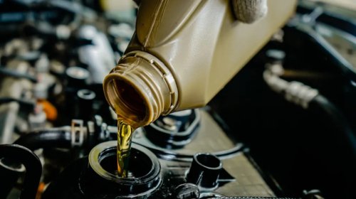 Cheap Vs. Expensive Oil Change: Should You Spend Less Or More?