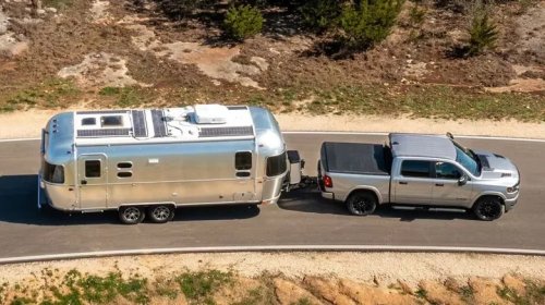 V6 Vs. V8 Engines: Which Is Better For Your Towing Needs?