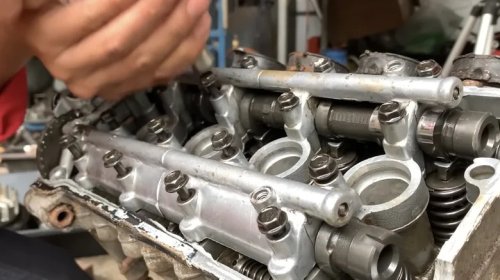 Why Are Inline-4 Motorcycle Engines Called 'Screamers'?