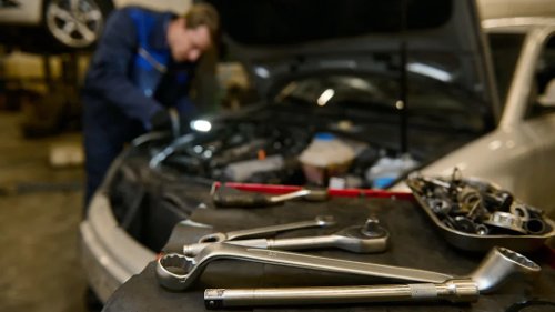 Virginia mechanics push 'right to repair' as factory data lockouts send cars to dealerships
