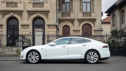 Tesla, I Thought This 11-Year-Old Tesla Model S Would Feel Ancient. It Didn’t