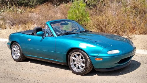 'Everything old is new again': Why collectors are seeking out classic Miatas