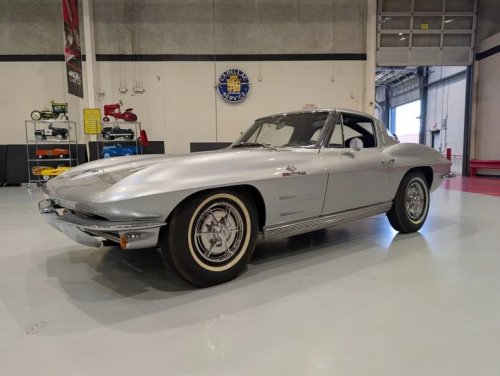 Chevrolet, Chevrolet Corvette, 1963 Chevrolet Corvette Split-Window Coupe Crosses the Block at GAA