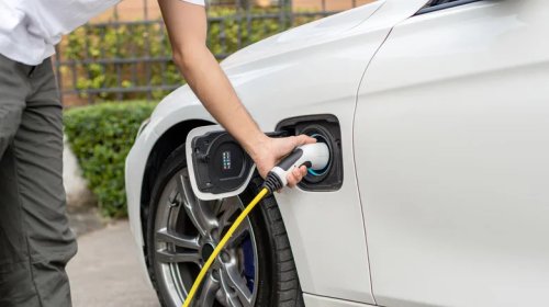 The Reason So Many US Gas Stations Are Turning Into Massive Convenience Stores
