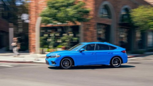 These 5 compact cars get 35 MPG without a hybrid setup—and cost way less