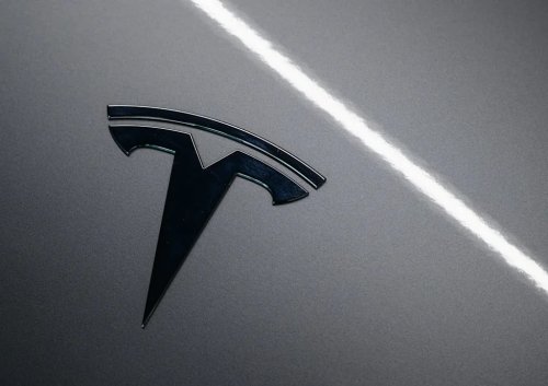 Tesla plans to sell electric Semi truck in Europe