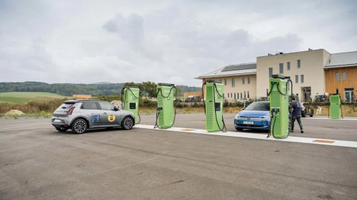 Same Battery Size, Different Range: VW ID. Polo Takes On Renault 5