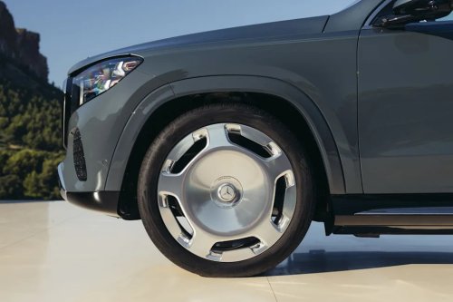 Mercedes, Maybach, View Exterior Photos of the 2027 Mercedes-Maybach GLS680