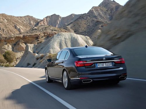 The 445-HP V8 Flagship You Can Buy For Less Than A New Toyota Camry Is A BMW 750i