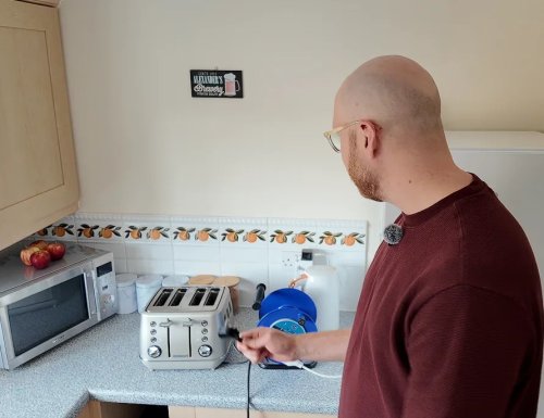 YouTuber Powers His Entire House for 24 Hours Using a Leapmotor EV