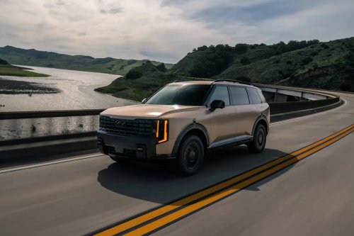 We Tested the Top Mid-Size SUVs, and These Are Our Favorites