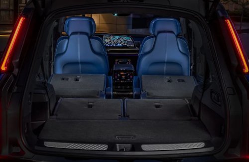 Cadillac, Cadillac Recalling More Than 14,500 Vistiq SUVs Because the 3rd-Row Seats Could Trap Passengers