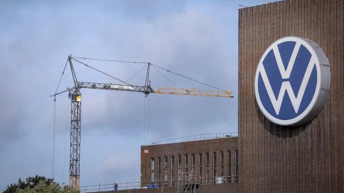Volkswagen recalls 208,000 SUVs over bolts that could cause steering loss