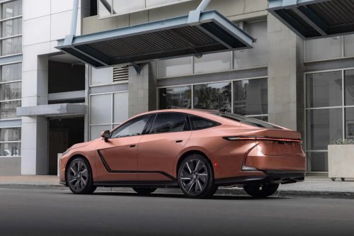 The 2027 Lexus ES 500e Ushers in a New Age For the Brand. This is How I'd Configure It.