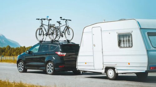 Here's How To Safely Brake While Towing (With And Without Trailer Brakes)