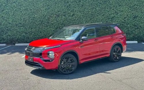 Mitsubishi, Mitsubishi Outlander, 5 Reasons to Buy the 2026 Mitsubishi Outlander Plug-In Hybrid