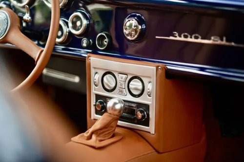 Signature Autosports' 300 SL Gullwing Is Really Just A Chrysler