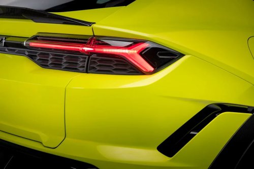 View Exterior Photos of the 2027 Lamborghini Urus SE Performante