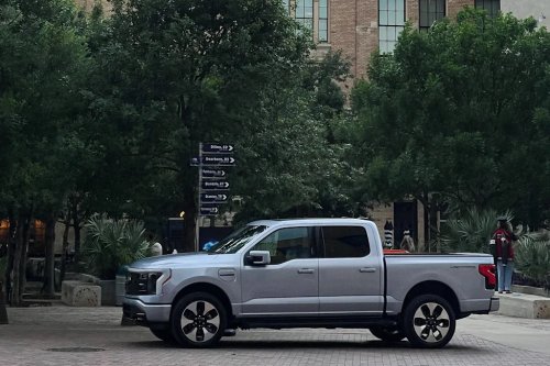 Ford, Ford patents wacky idea to nudge pick-up back and forth from the rear