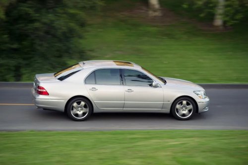 Lexus, Lexus LS, This Wisconsin Dealer Has a Truly Niche Business: Selling the 2004-2006 Lexus LS 430
