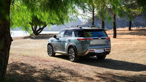 This $40,000 Nissan SUV matches a $57,000 Lexus on fuel economy and beats it on towing