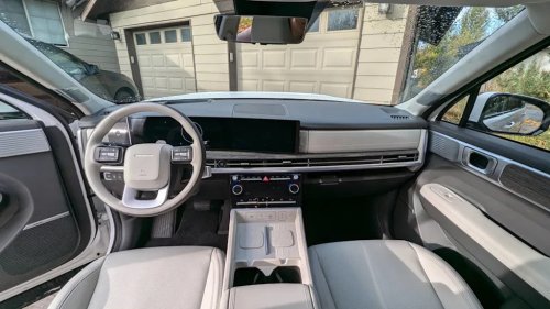 Hyundai, Hyundai Santa Fe, Hyundai Santa Fe is One of the Cheapest Three-Row Hybrid SUVs to Lease this May
