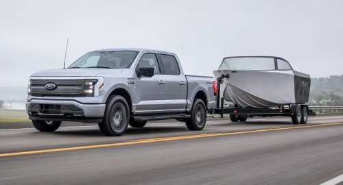 Ford Patents a Car That Kills Its Own Engine at the Pump
