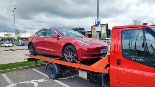 Weird And Quirky Consequences You Might Experience When Your EV Gets Close To 0% Charge