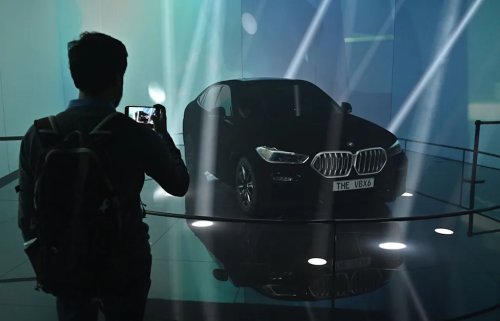 Scientists have a new way to make cars more black than ever before