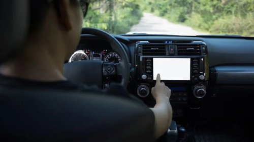 Test Finds That Touchscreens In New Cars Are More Distracting Than They Used To Be
