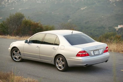 Lexus, Lexus LS, This Wisconsin Dealer Has a Truly Niche Business: Selling the 2004-2006 Lexus LS 430