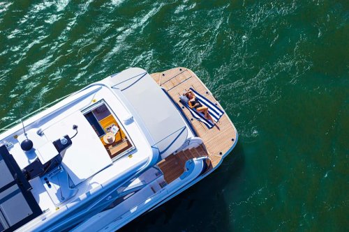 Riviera 5600 Sport Yacht Platinum Edition Reviewed