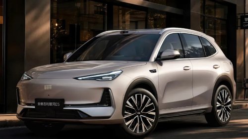 Geely, BYD, Chinese EV maker Geely promises a 4-minute EV charge with its ridiculous new 2.2MW charger — looks like BYD has competition when it comes to speed