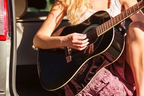 15 Things You Should Definitely Never Keep in Your Car