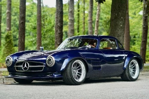 Signature Autosports' 300 SL Gullwing Is Really Just A Chrysler