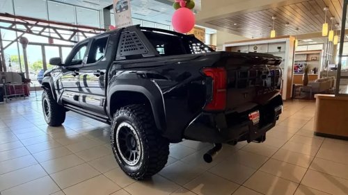 Toyota, Toyota Tacoma, Toyota Dealership Gives Tacoma 