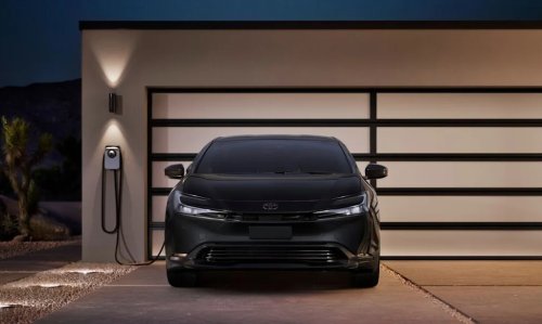 Toyota, The Exact Price Difference Between a 2026 and 2027 Toyota Prius