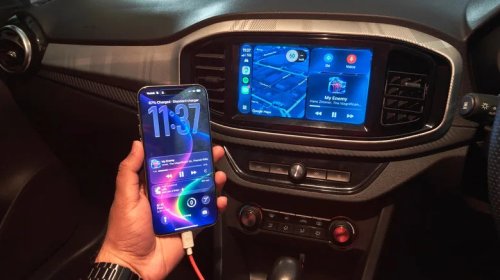 Wired Vs. Wireless CarPlay: How Are They Different & Which Is Better To Use?