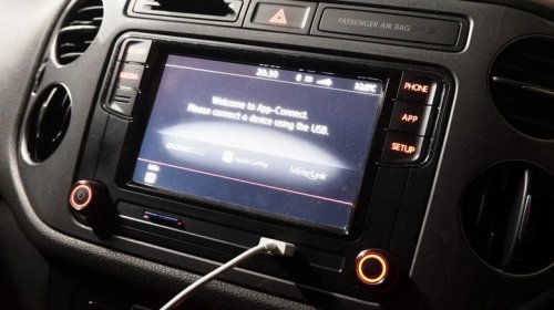 Apple CarPlay Isn't Working In Your Car? Here's What To Check First