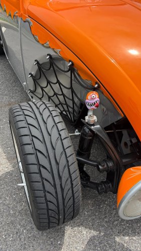 A Lowrider Meet Convinced Me: Enthusiasts Should Step Out of Their Comfort Zones
