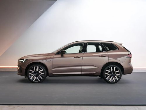 New Volvo XC60 Takes On Super Hybrids With 124 Miles Of Electric Range