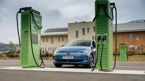 Same Battery Size, Different Range: VW ID. Polo Takes On Renault 5
