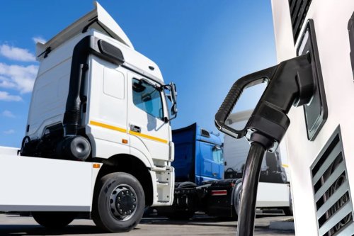Battery swapping is finally coming to US trucking, without forcing fleets to buy new EV semis