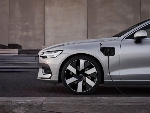 Volvo, Volvo V60, Volvo V60 Cross Country, Test-Driving The Family-Friendly 2026 Volvo V60 Cross Country