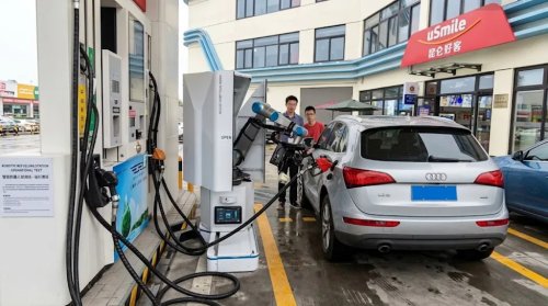 Park, Open the App, and Let the Robot Fuel Your Car: Inside China’s Robotic Gas Stations