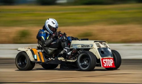 Someone Built a Lawnmower That Can Do 152 MPH and Can Still Cut Your Grass
