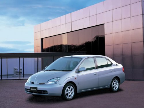 Will the Hybrid Sedan Be the Savior of the Sedan Segment? Here Are 4 of the Best