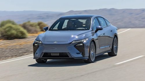 Tested: The Lexus ES350e EV Is a Commuting All-Star