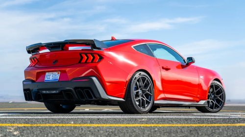 Ford, Ford Mustang, Ford Says the Manual Mustang Stays, but Won't Promise the V8